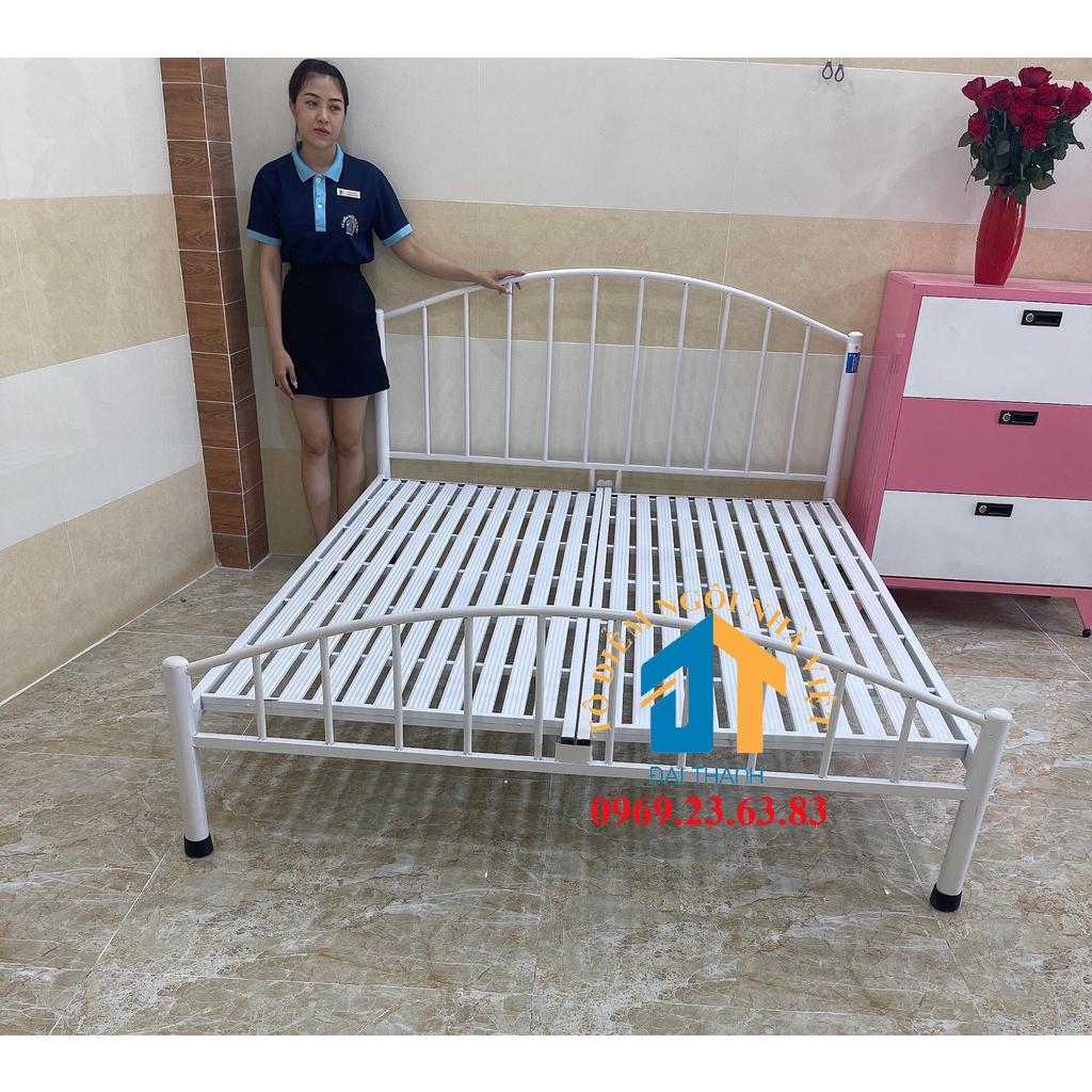 Giường sắt kích cỡ 3 người nằm 1m6x2m