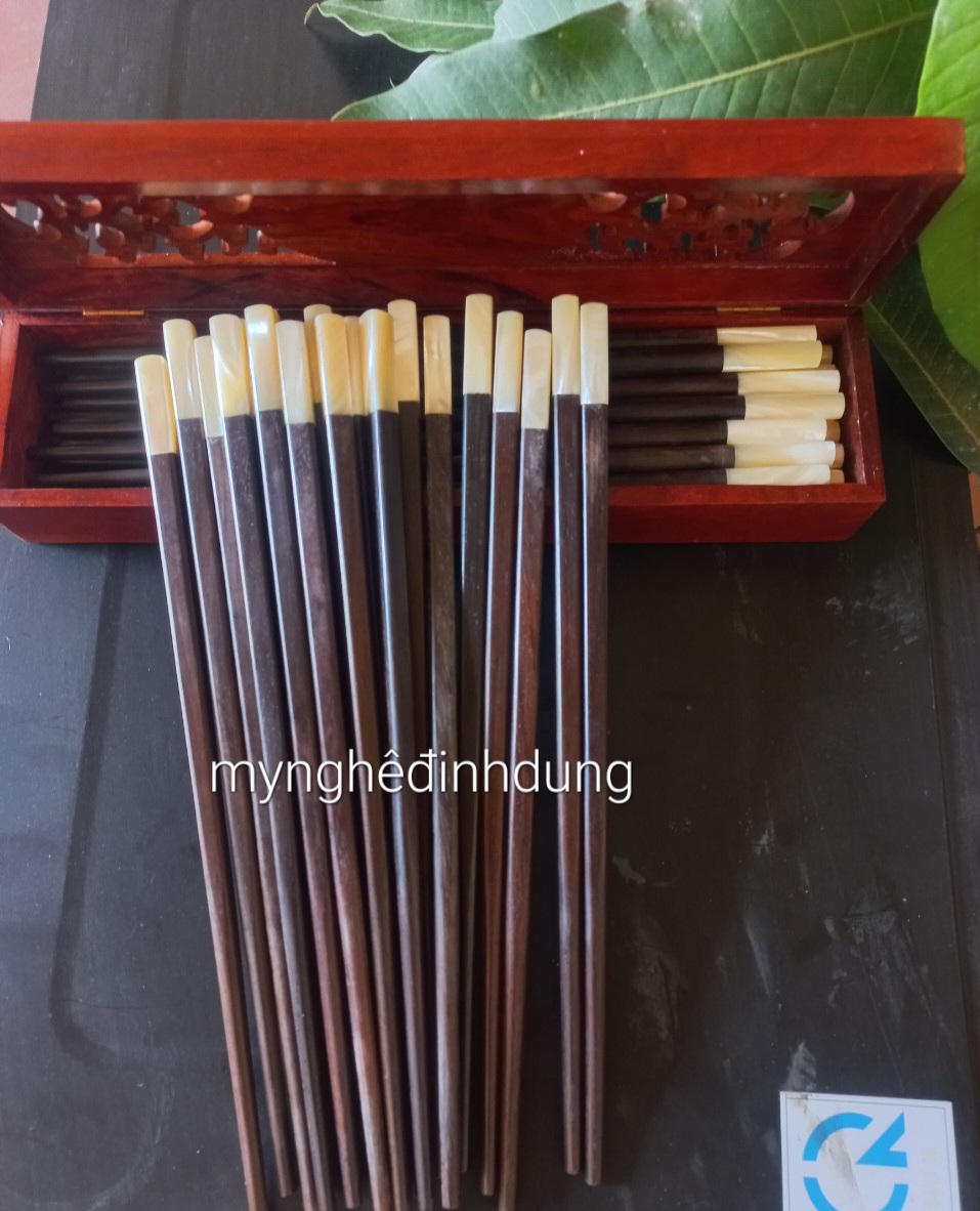 Bộ đũa ăn cao cấp bằng gỗ trắc đỏ đen + hộp đựng đũa gỗ hương