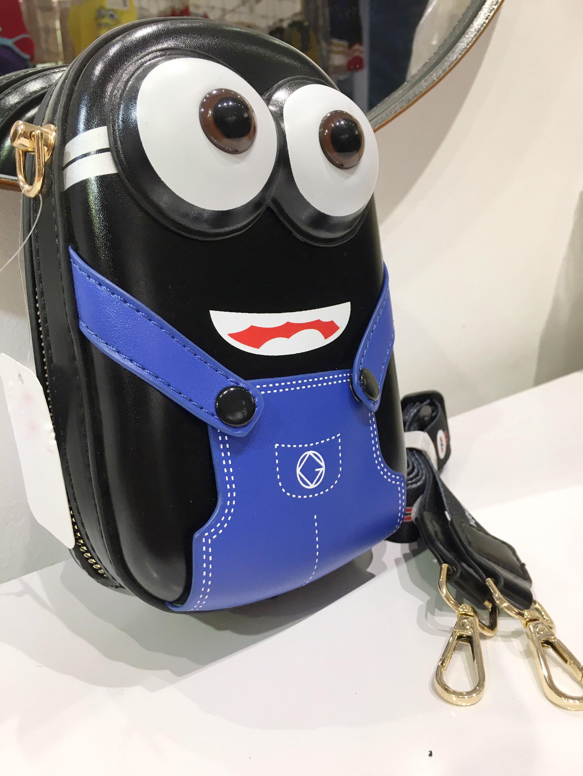 Túi đeo chéo da hình Minion, chất liệu cao cấp,ảnh thật tự chụp (KT 7*13*20cm)