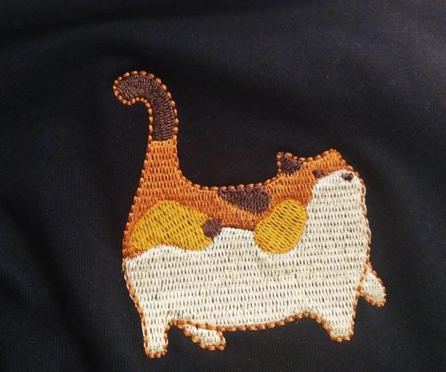 Áo thun tay lỡ Cat T-shirt