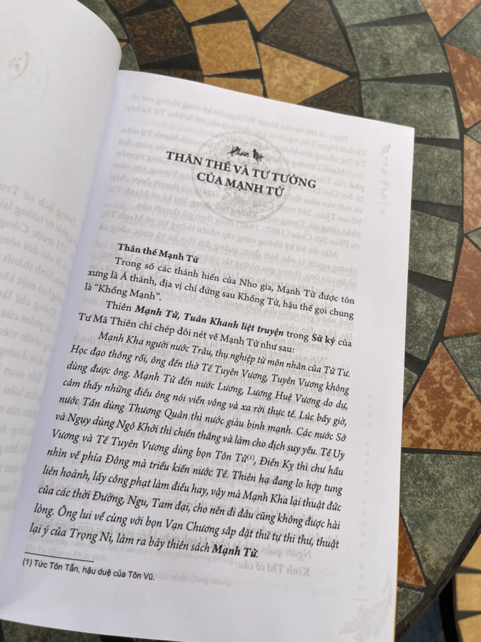 (Bộ sách CHƯ TỬ TINH TUYỂN do Ngô Trần Trung Nghĩa dịch và biên soạn - Bìa cứng) MẠNH TỬ - NHÂN CHÍNH VƯƠNG ĐẠO - Khang Việt Book - NXB Văn Học