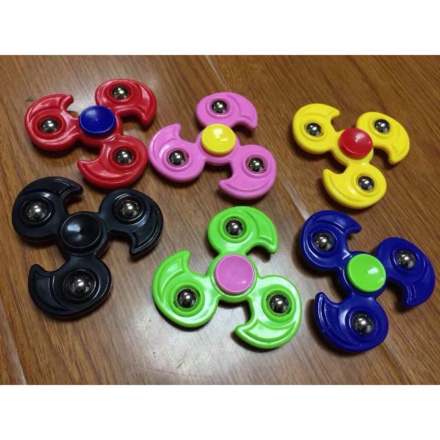 Con Quay Giảm Stress Hand Spinner - Fidget Spinner 3 cánh 3 bi xoắn 555