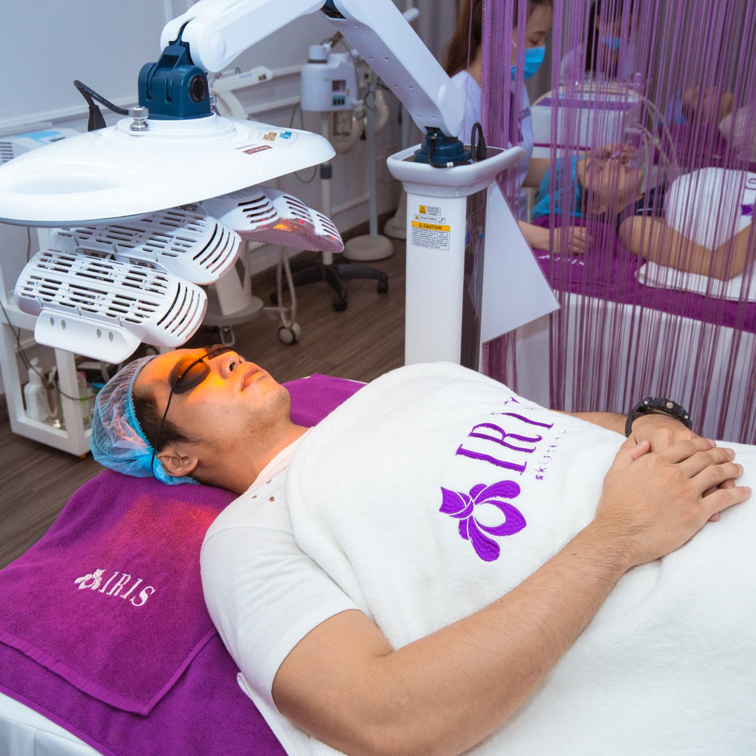 Liệu trình điều trị mụn cơ bản bằng công nghệ cao trị giá 500.000 VND tại Viện thẩm mỹ Công Nghệ Cao IRIS