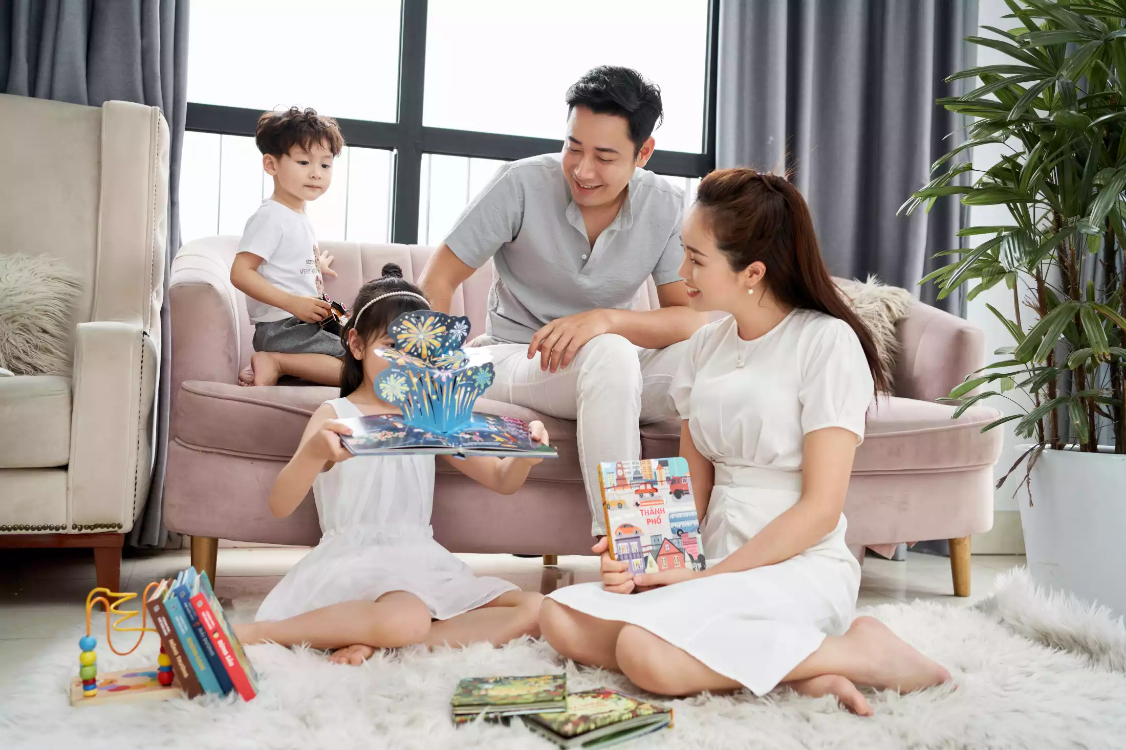 Sách - Khám phá thế giới nhỏ Ban Đêm - Sách 2D tương tác lật mở cho trẻ -NXB Lao Động