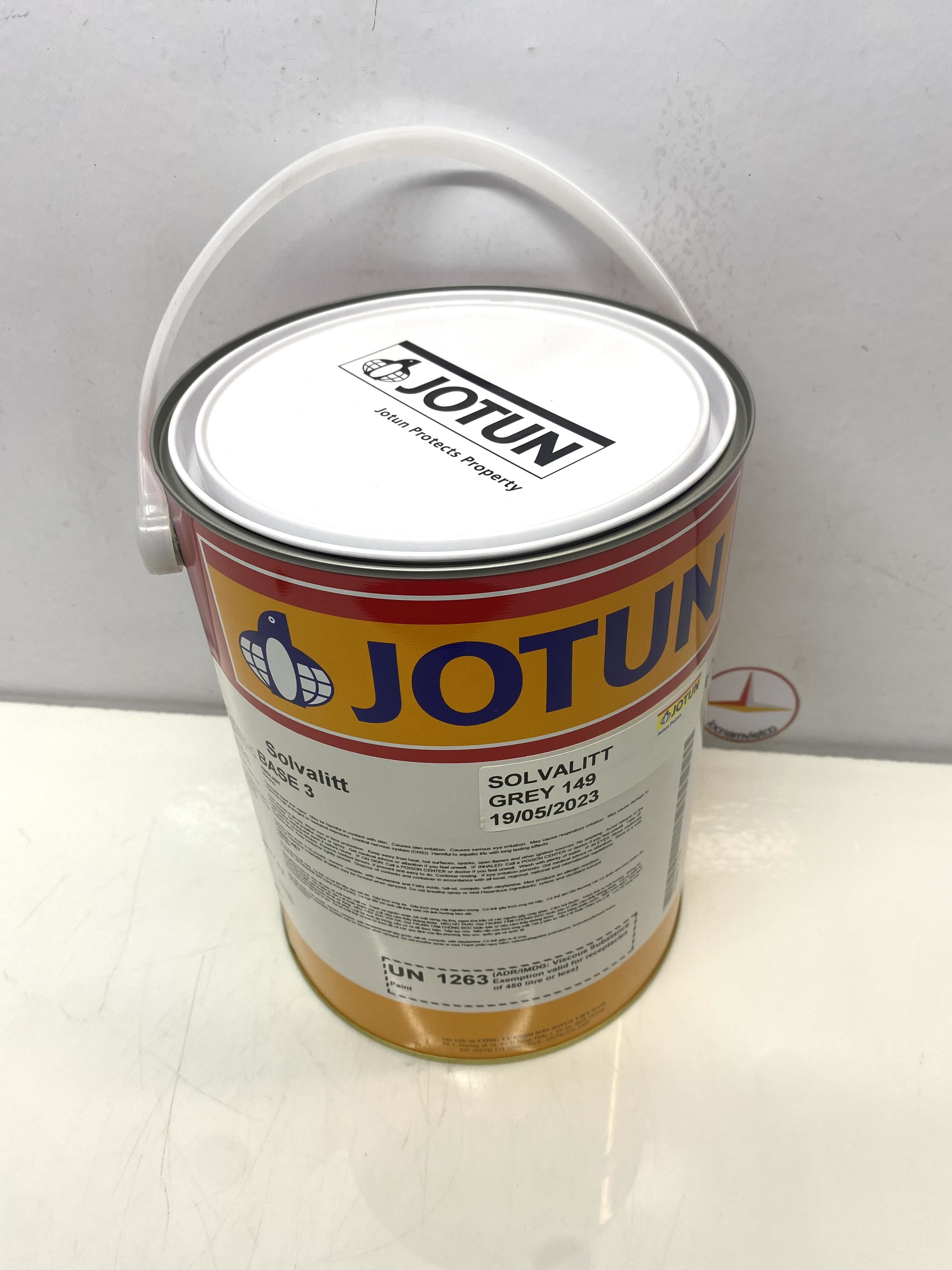 Sơn chịu nhiệt 600oC Jotun Solvalitt màu xám Grey 149 _ 5L