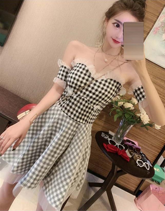 Đầm cúp ngực caro phối lưới Mã: DA5207