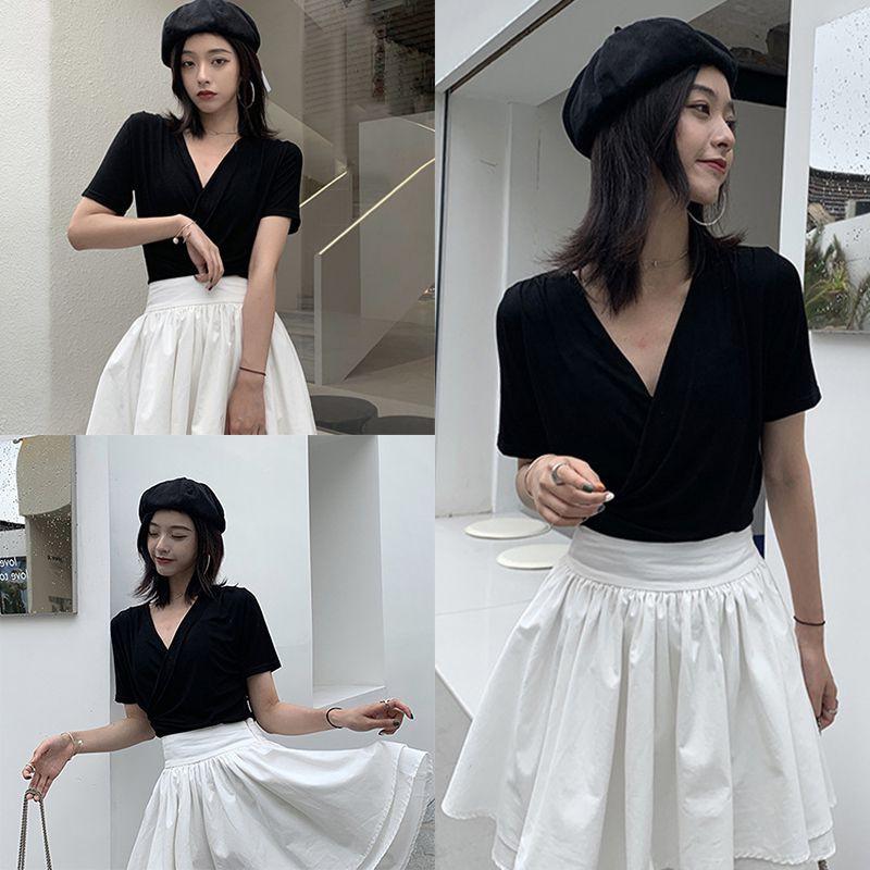 Áo Thun Nữ Ngắn Tay Cổ Chữ V Dáng Ôm