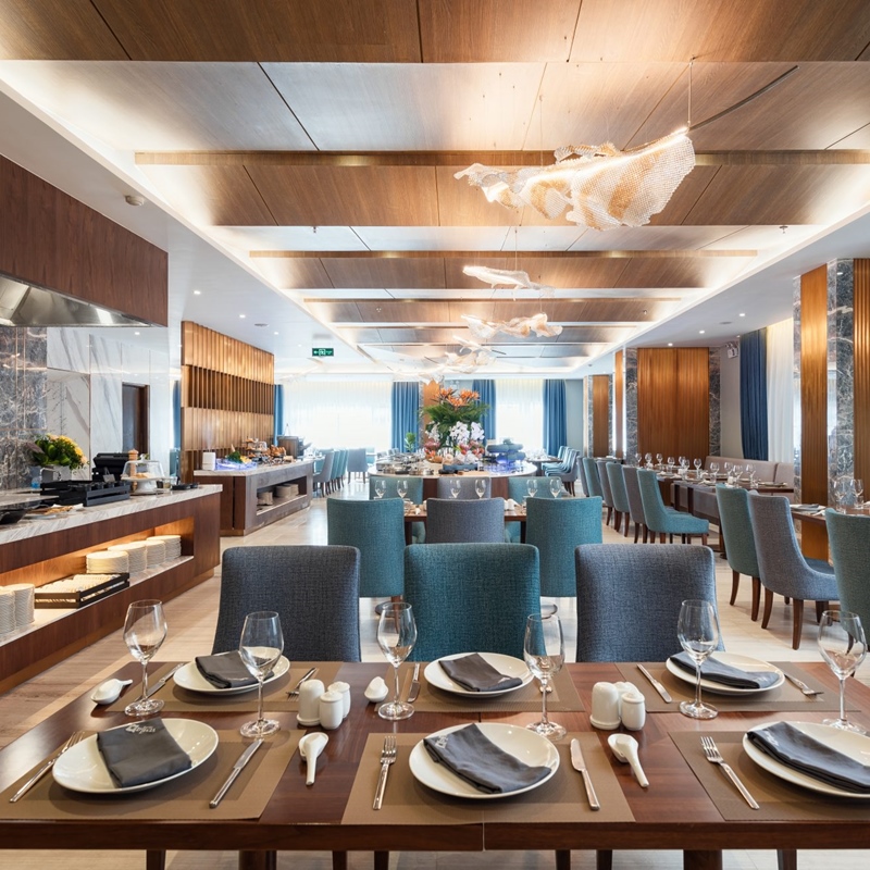 D'Lecia Hotel 4* Hạ Long - Gồm Bữa Sáng, Hồ Bơi, Khách Sạn Ngay Trung Tâm Bãi Cháy, Thuận Tiện Thăm Vịnh, Nhiều Tiện Ích