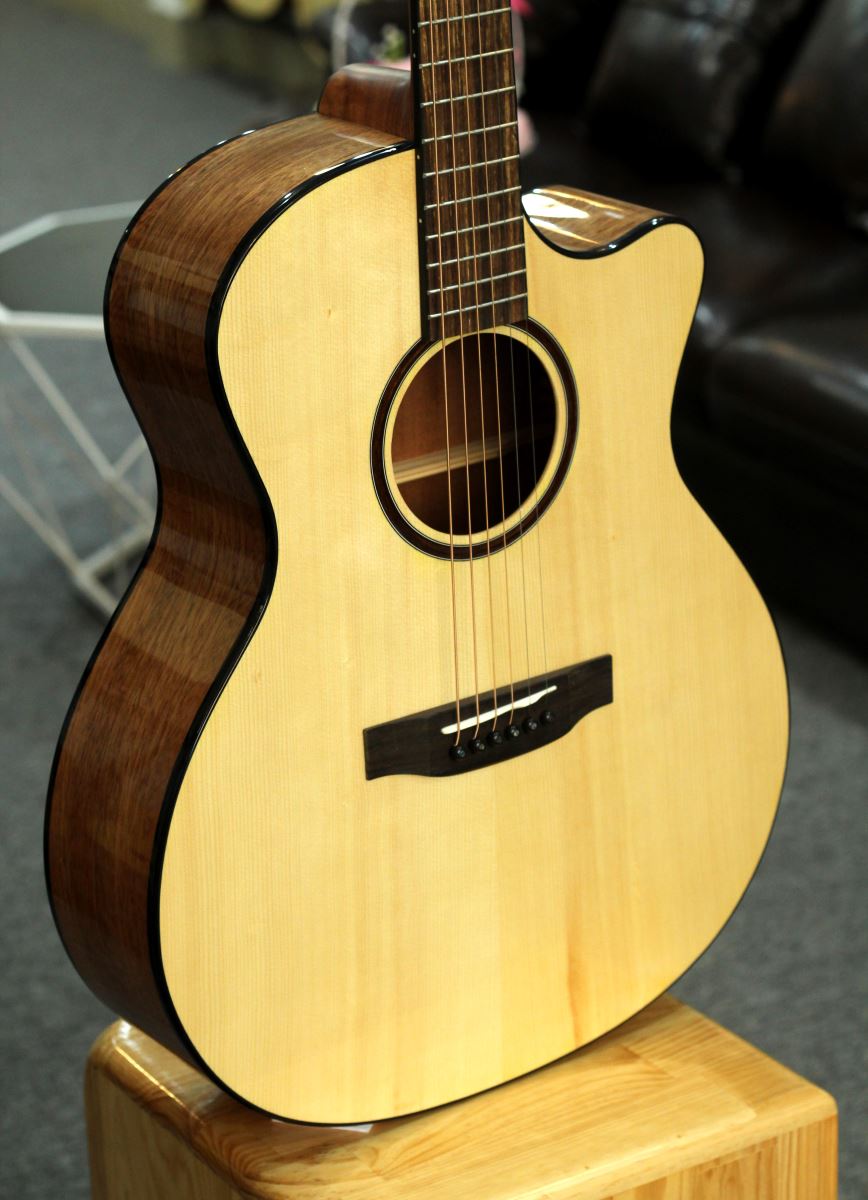 Đàn Guitar Acoustic Handmade  AT-02 ( Full solid - Gỗ thịt nguyên tấm)