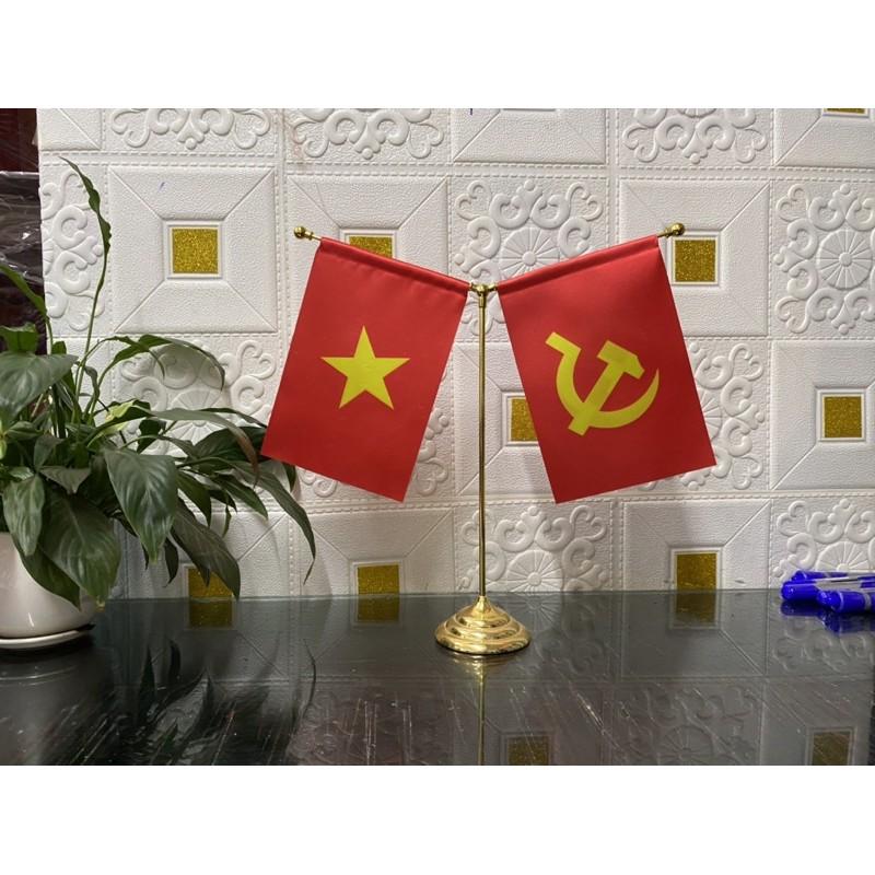 Cờ để bàn tổ quốc và đảng