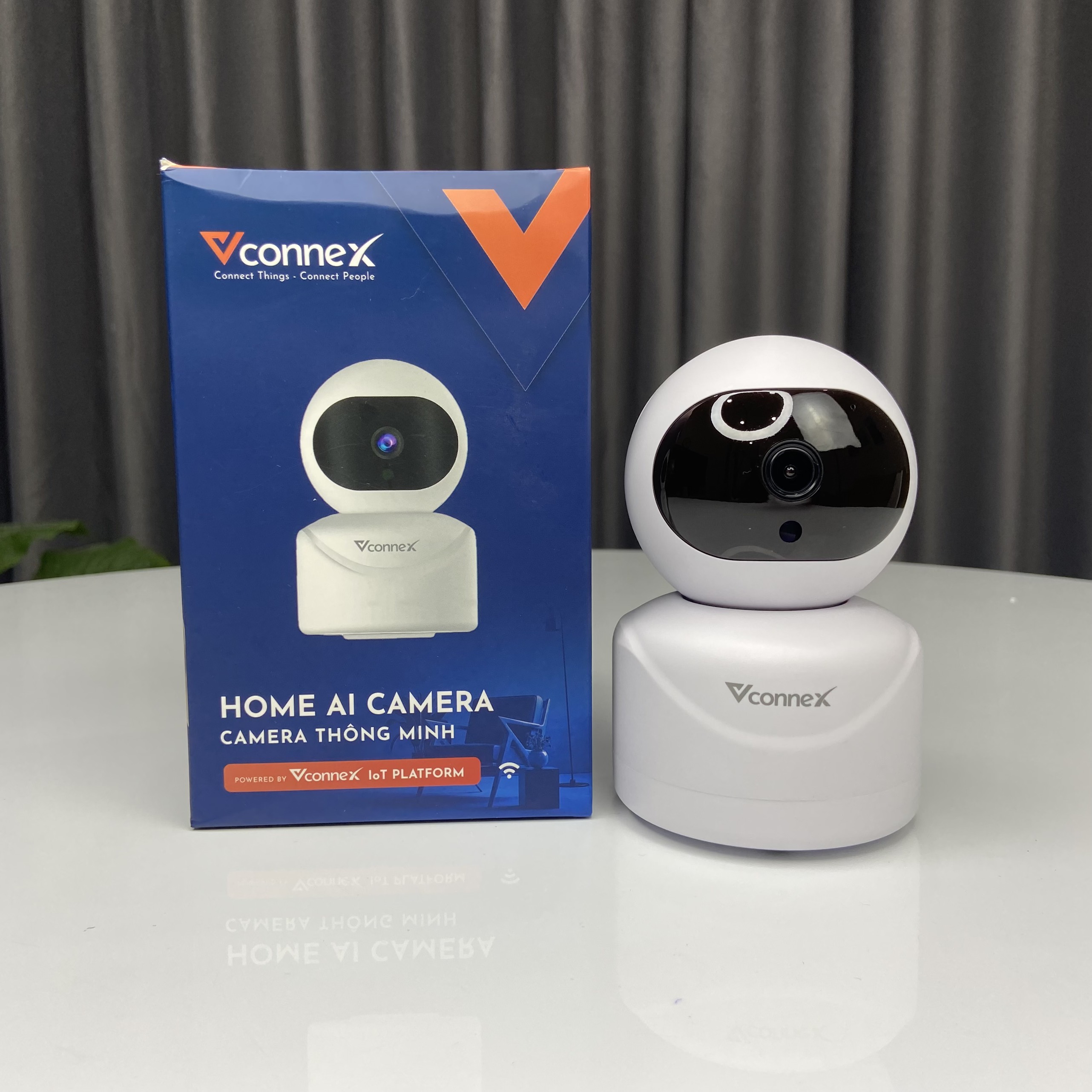Camera trong nhà Vconnex - Camera wifi giám sát AI, độ phân giải Ultra HD 4K 3MP, đàm thoại 2 chiều, xoay 360 độ, 6 đèn hồng ngoại - Hàng chính hãng