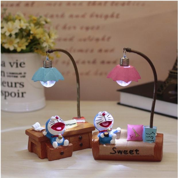 Đèn Ngủ Doraemon Siêu Dễ Thương Cute Đang Làm Việc, Đèn Decor Trang Trí, Quà Tặng Sinh Nhật, Lưu Niệm