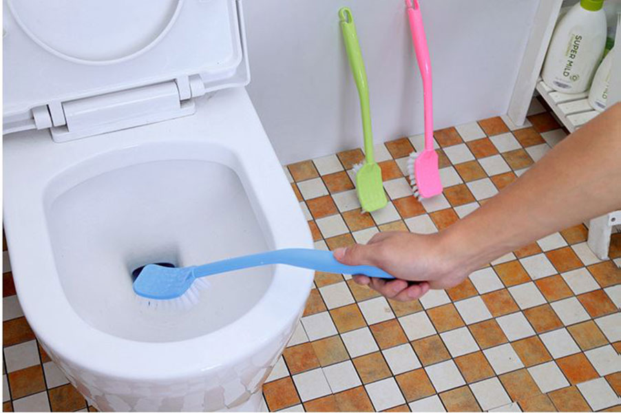 Combo 2 Bàn Chải Chà Toilet + 2 Miếng Dán Treo Tường Tiện Dụng.