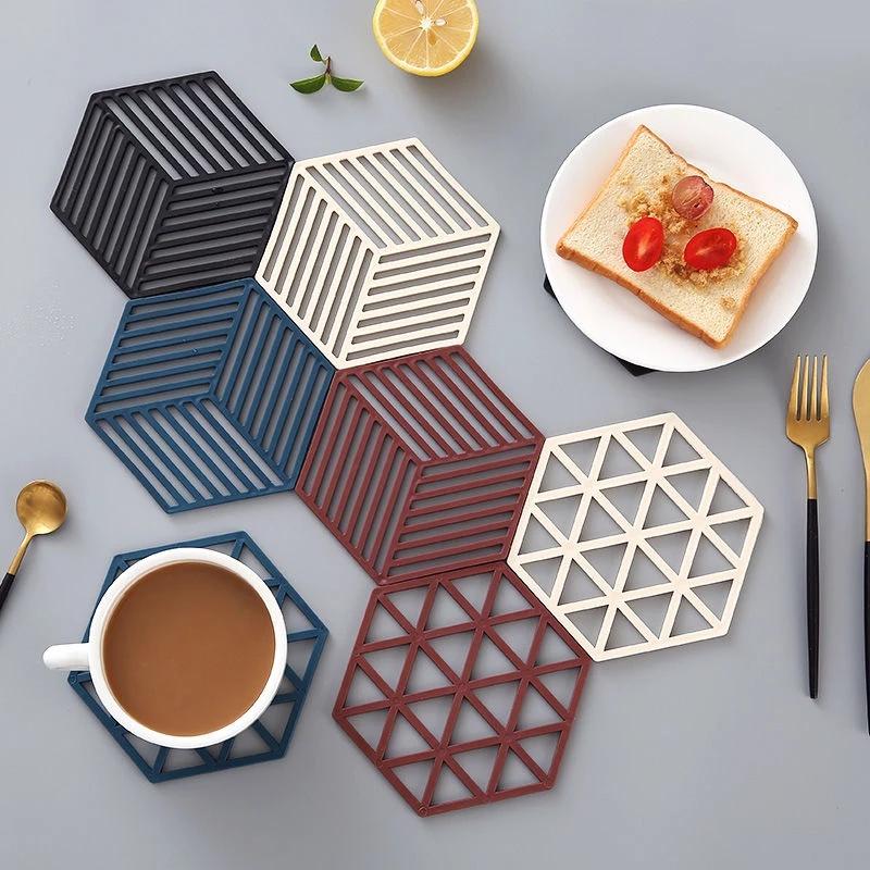 1 miếng lót ly cách nhiệt hình lục giác bằng silicone