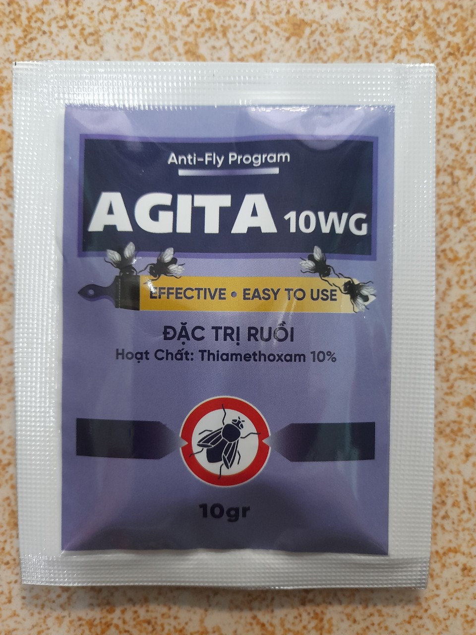 Thuốc diệt ruồi Agita 10WP gói 10gr có dẫn dụ tự bay vào chết cho quán ăn, nhà hàng... diện tích nhỏ