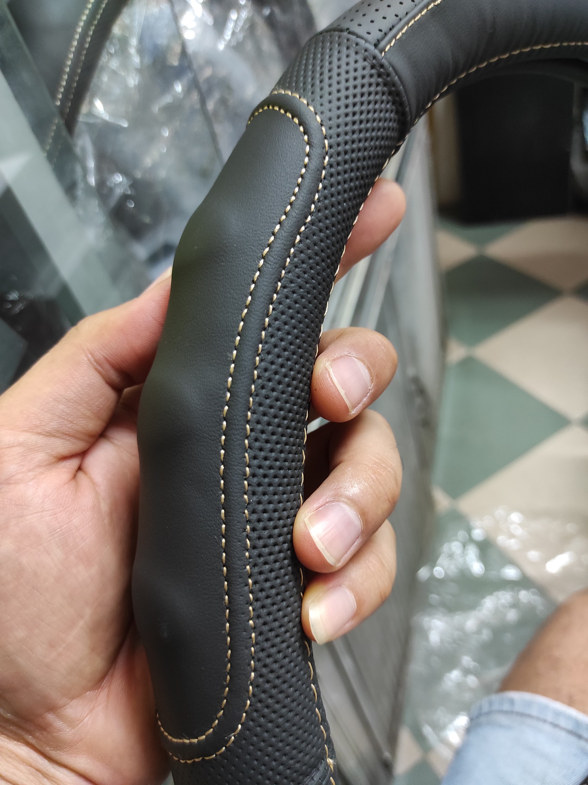 Bọc vô lăng ô tô bằng da cừu thật size 38cm