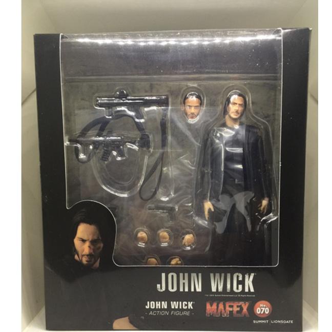 Mô hình Khớp John Wick và chú chó có 2 mặt thay thế 17cm