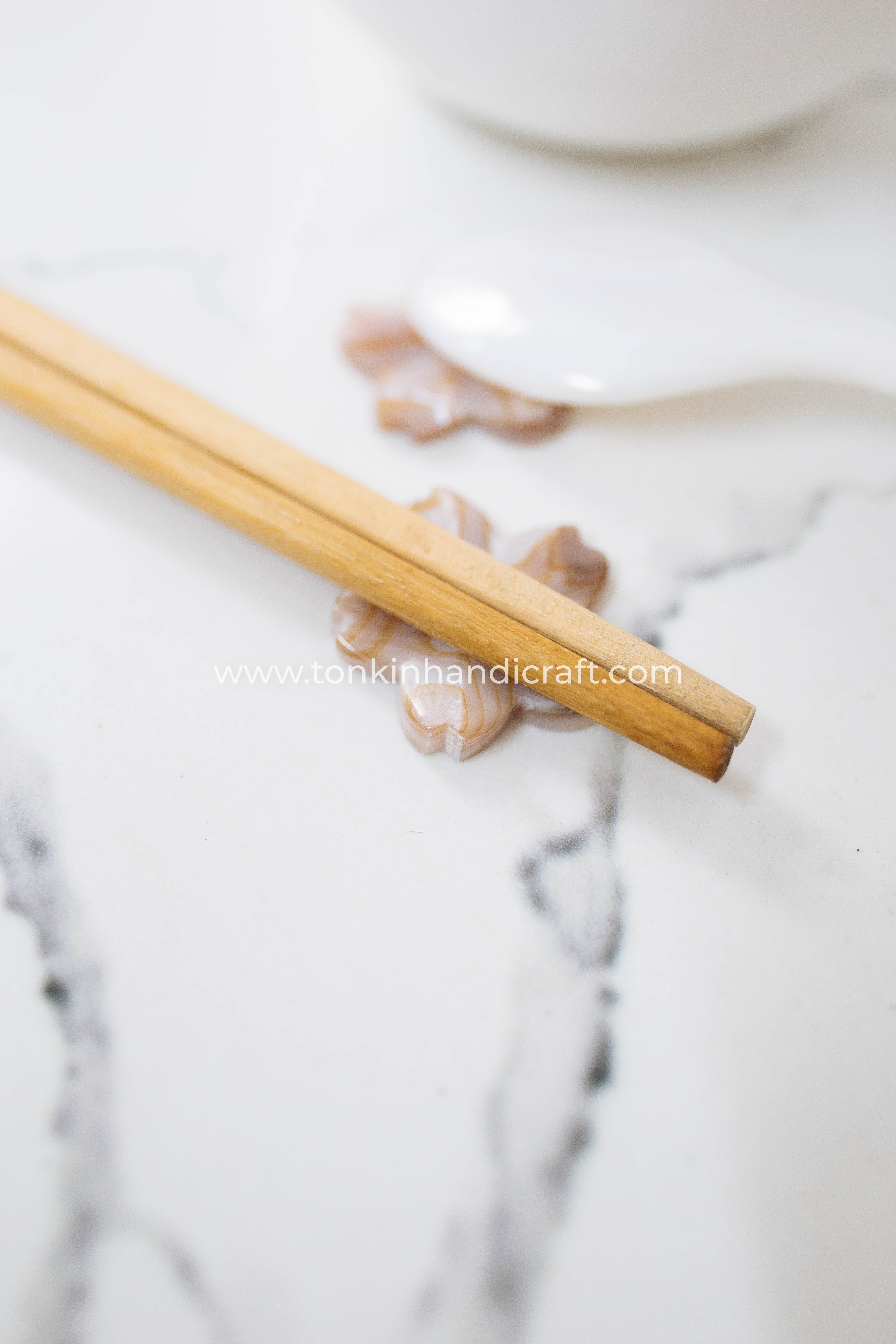 Gác Đũa, Kê Đũa Trai Trắng Hình Hoa Mai Tinh Tế, Gác Đũa Trang Trí Decor Phong Cách Châu Á | Cappiano Home