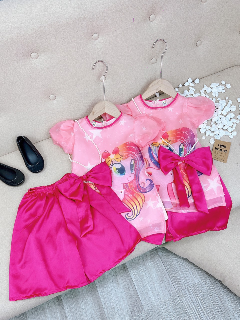 Áo dài cách tân ngựa pony cho bé gái