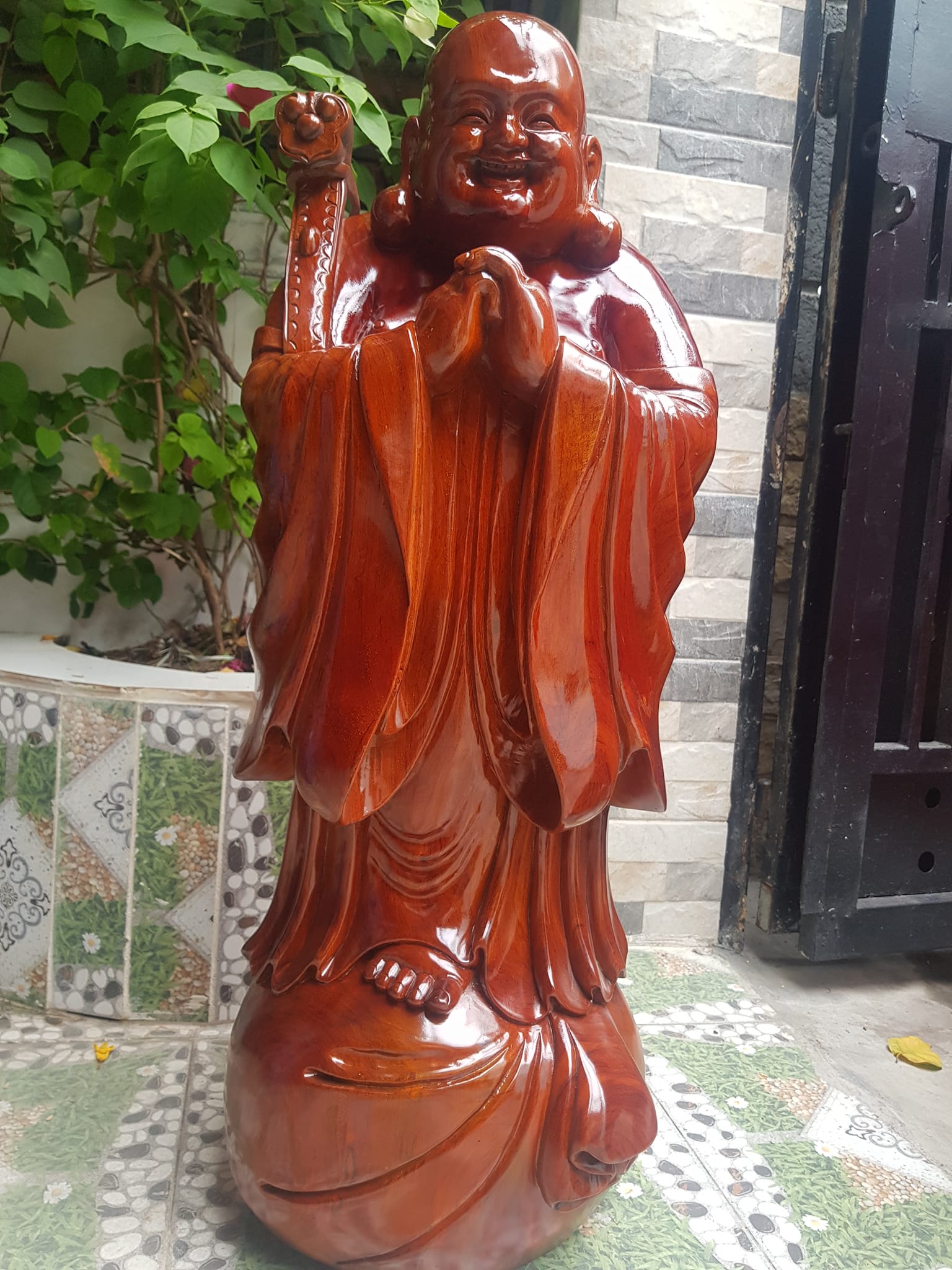 Tượng Gỗ Mỹ Nghệ Phật Di Lặc Đứng Trên Bao Tiền to Chúc Phúc Tay Cầm Như Ý dãy tiền Size Cao 80cm Đk 30cm Sâu 20cm Anh Chị Trưng Bày Phòng Khách ở Nhà , Công Ty, cửa hàng quà biếu tặng ạ