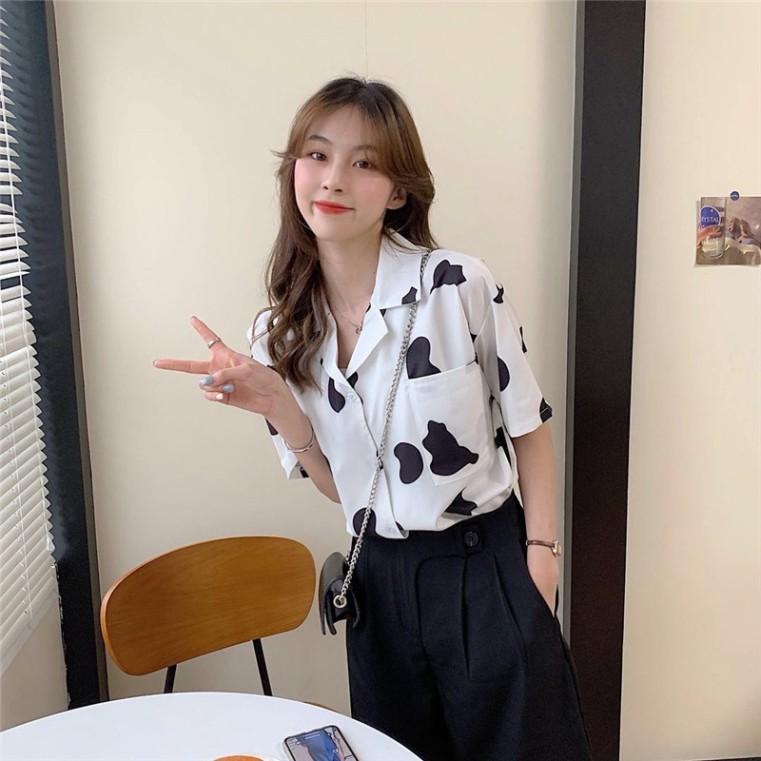 Áo sơ mi cộc tay form rộng dáng suông basic phối loang bò sữa màu trắng TopOneStore