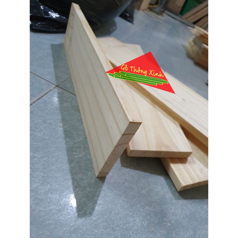 Gỗ thông thanh mới dài 1m rộng 10cm dày 1.5cm đã bào láng đẹp 4 mặt rất thích hợp chế cháo, trang trí, ốp tường, làm kệ