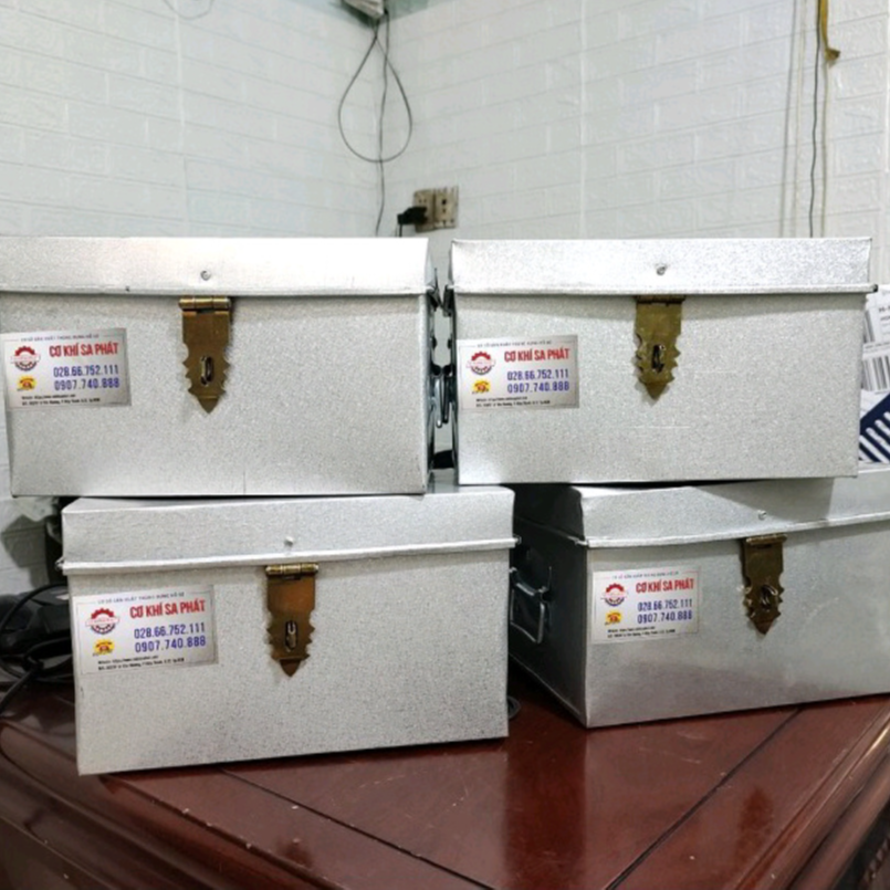 Thùng tôn nhỏ đựng đồ cá nhân, đựng tiền, tặng ổ khóa kt 30x20x15