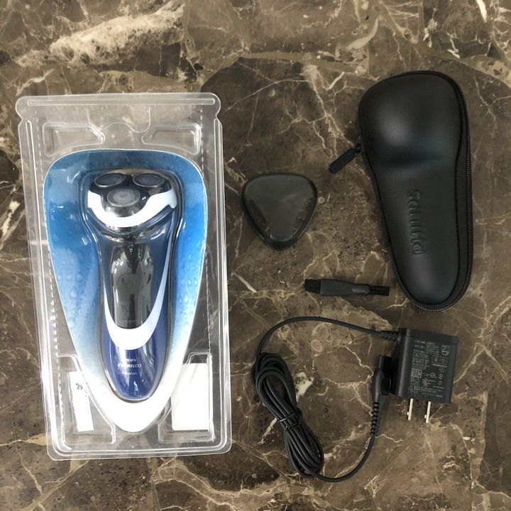 Máy cạo râu khô và ướt cao cấp Philips Norelco PT724/41 tích hợp hệ thống lưỡi cạo Super Lift & Cut, đầu Flex & Float điều chỉnh theo đường cong khuân mặt và cổ - Hàng Nhập Khẩu