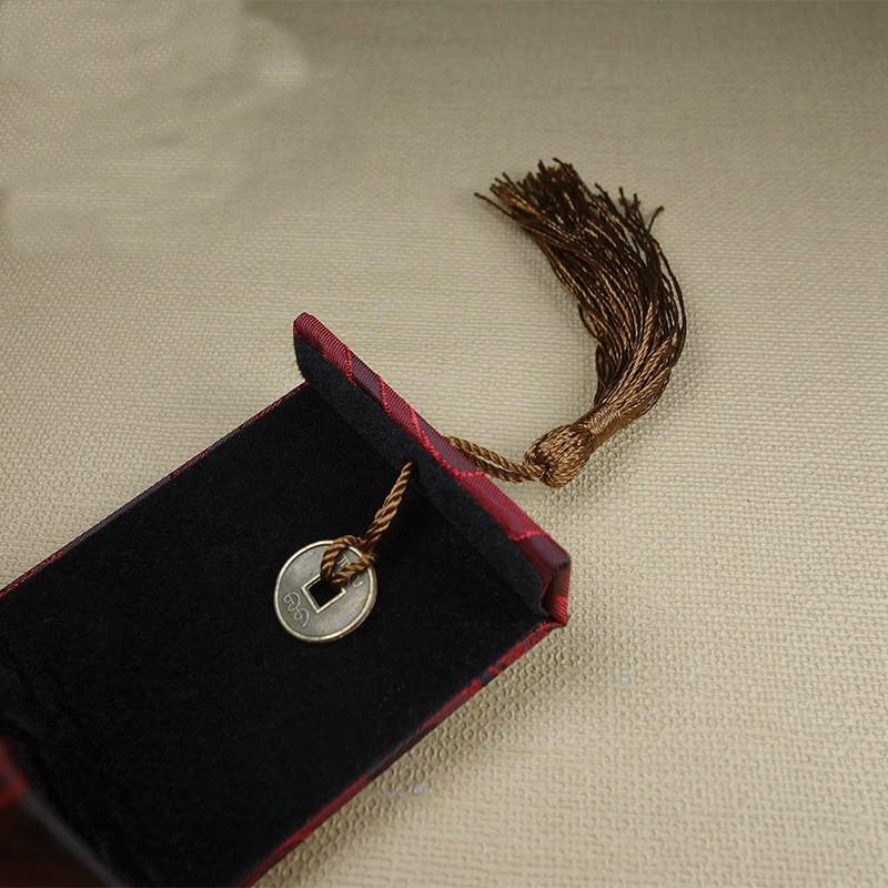 Hộp trang sức gỗ bọc lụa có tua đựng vòng tay,vòng cổ cực sang.Hộp trang sức cao cấp H01 (kèm video thật)