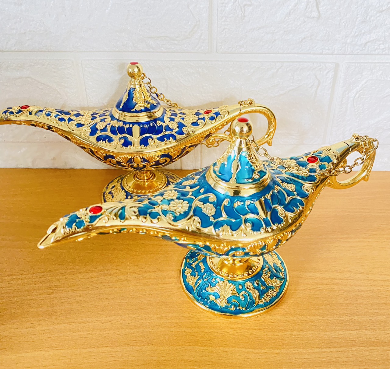 Bình chứa trang trí hình đèn thần
