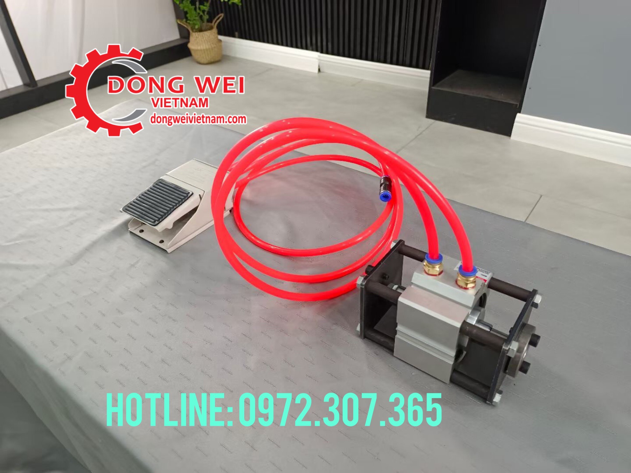 Máy đột dập che lỗ cam, lỗ vít 2 đầu . Máy dập nẹp, máy dập chỉ, máy dập nẹp nhựa bằng hơi áp lực, nhỏ gọn dễ sử dụng