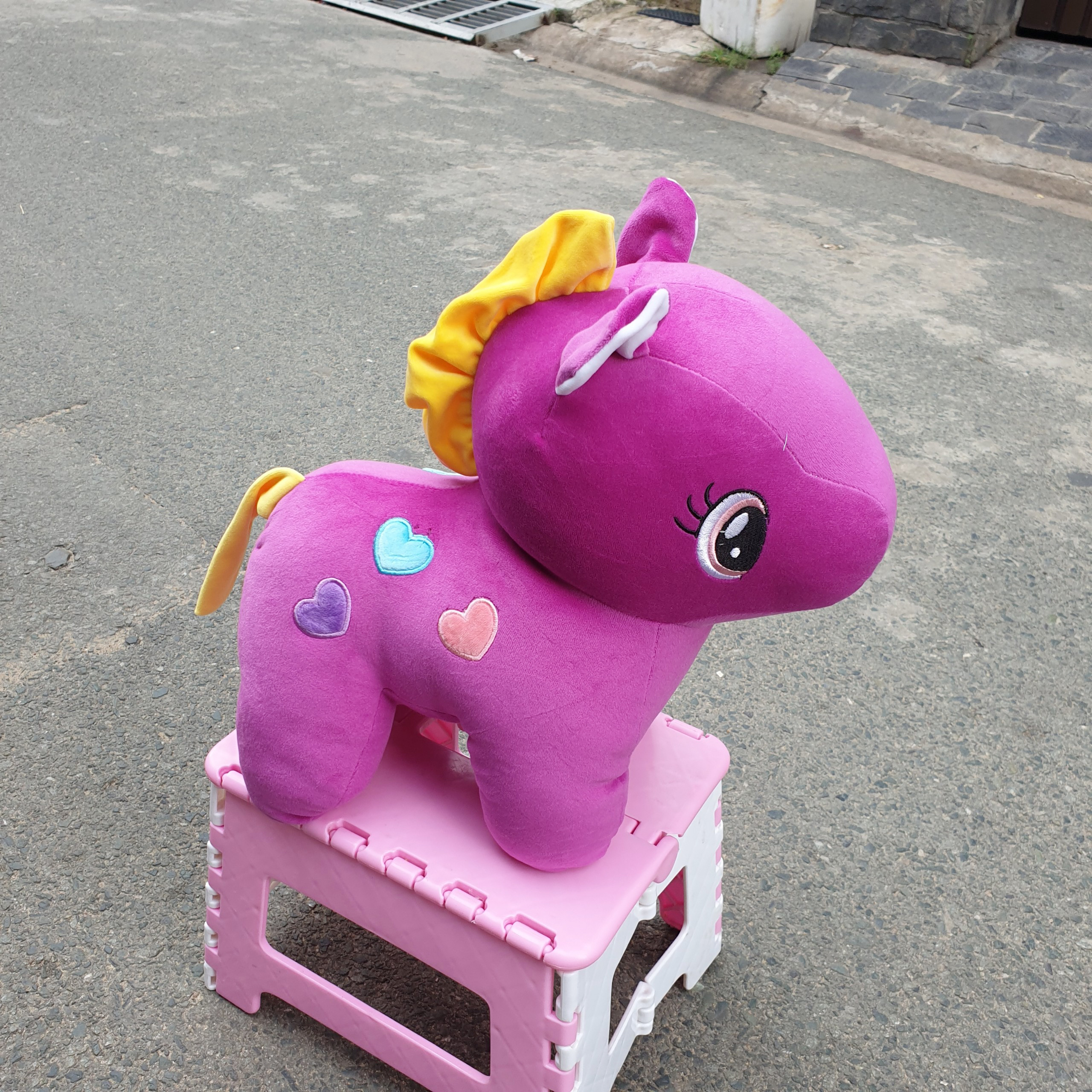 Ngựa Pony 4 chiều nhồi bông size 40cm màu tím