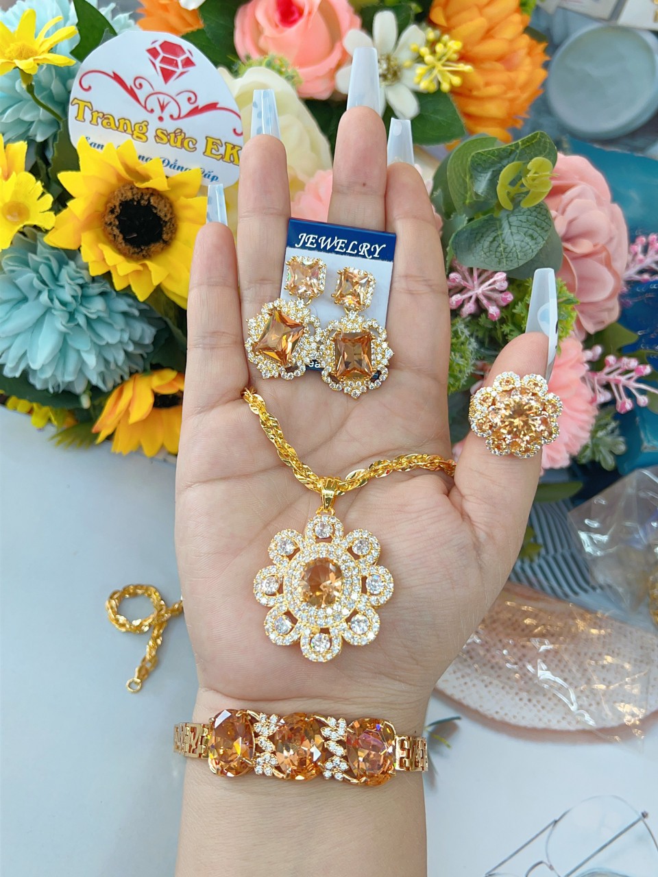 Bộ trang sức 4 món xoàn trà mạ 18.k cực đẹp