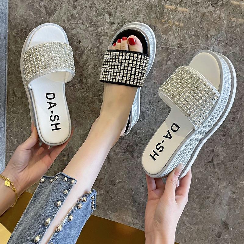 Dép đế xuồng đính đá thời trang cho nữ