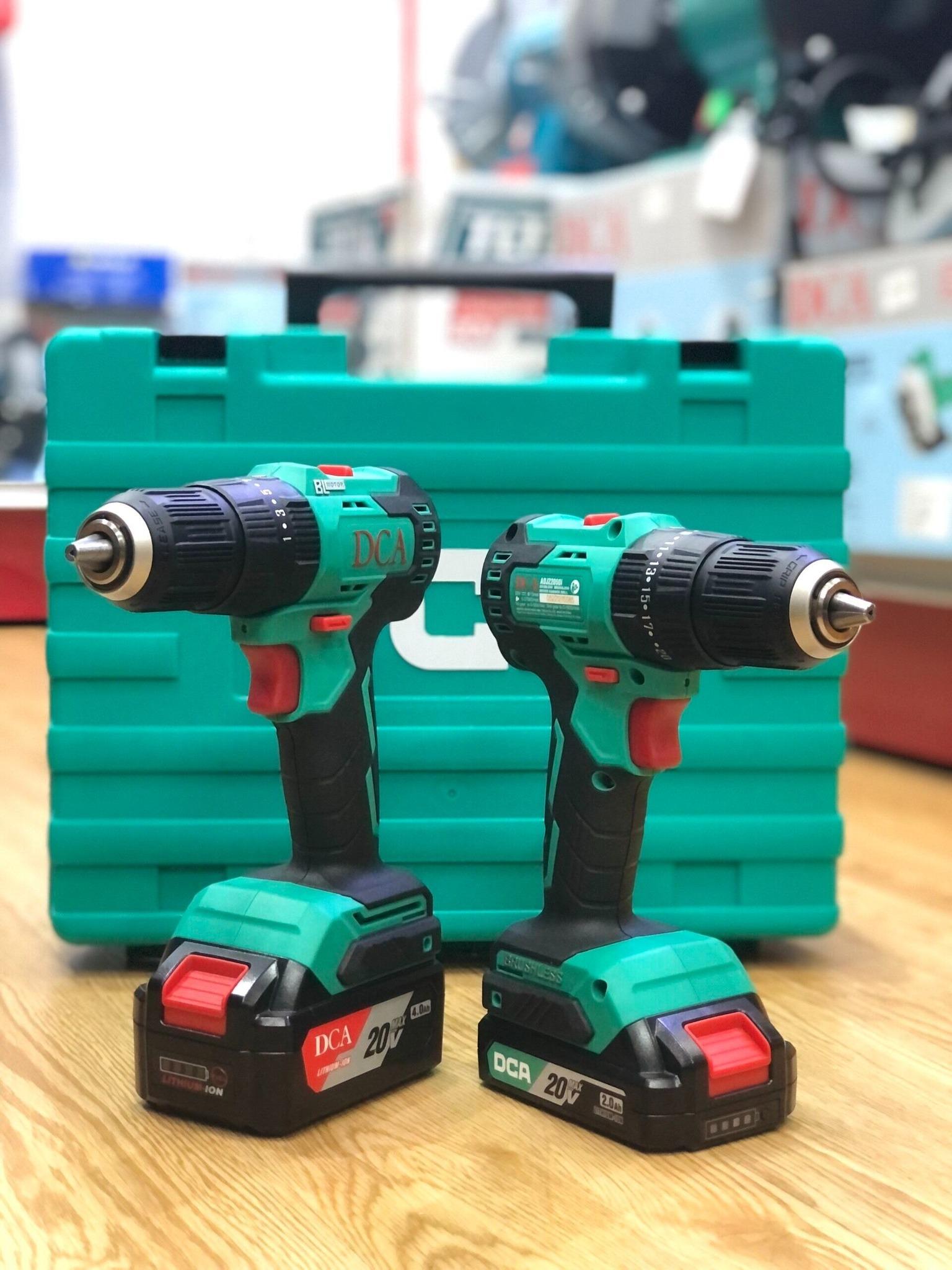 MÁY KHOAN BÚA KHÔNG CHỔI THAN DÙNG PIN 20V/2.0AHX1 DCA ADJZ2050IDM - HÀNG CHÍNH HÃNG