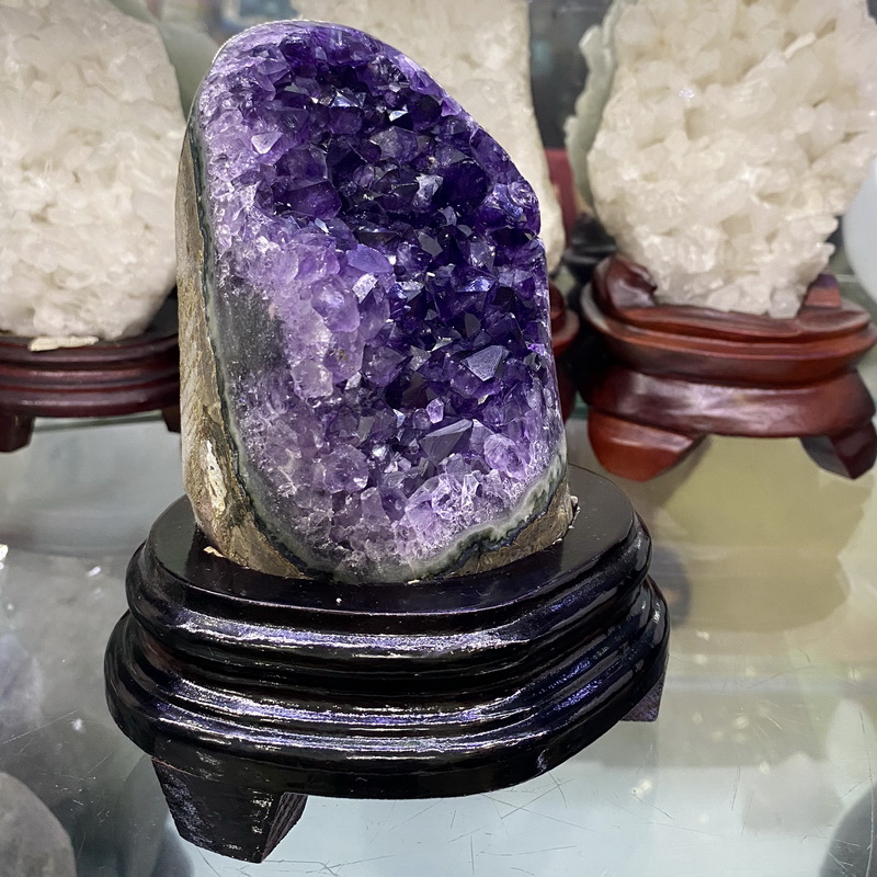 Đá Thạch Anh Tím Amethyst Phong Thủy Đế Gỗ Tự Nhiên