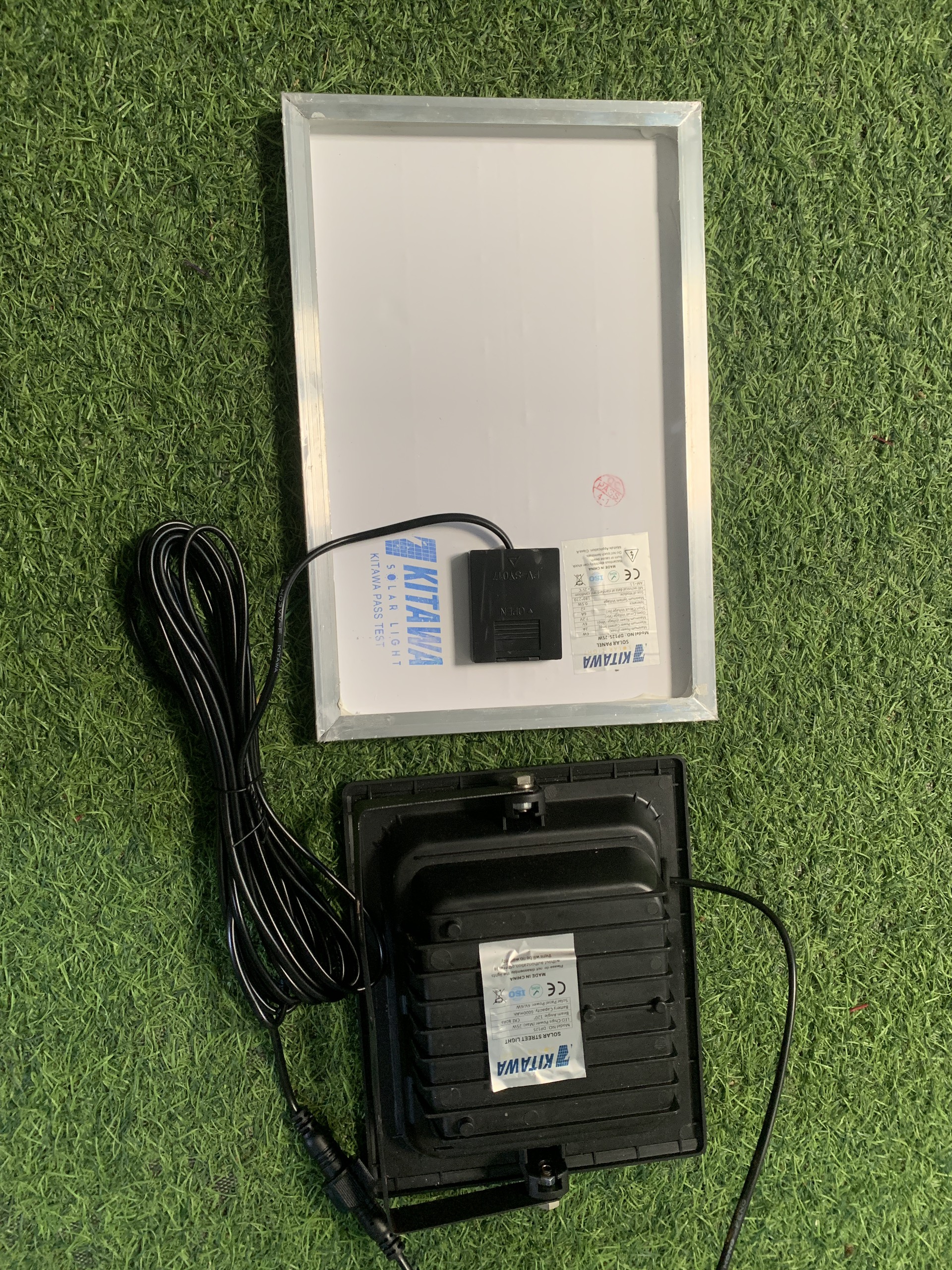 Đèn pha năng lượng mặt trời 25w Kitawa DP125