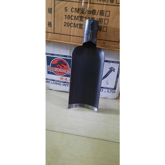 Xẻng đào đất lỗ tròn, cúp gấp đất