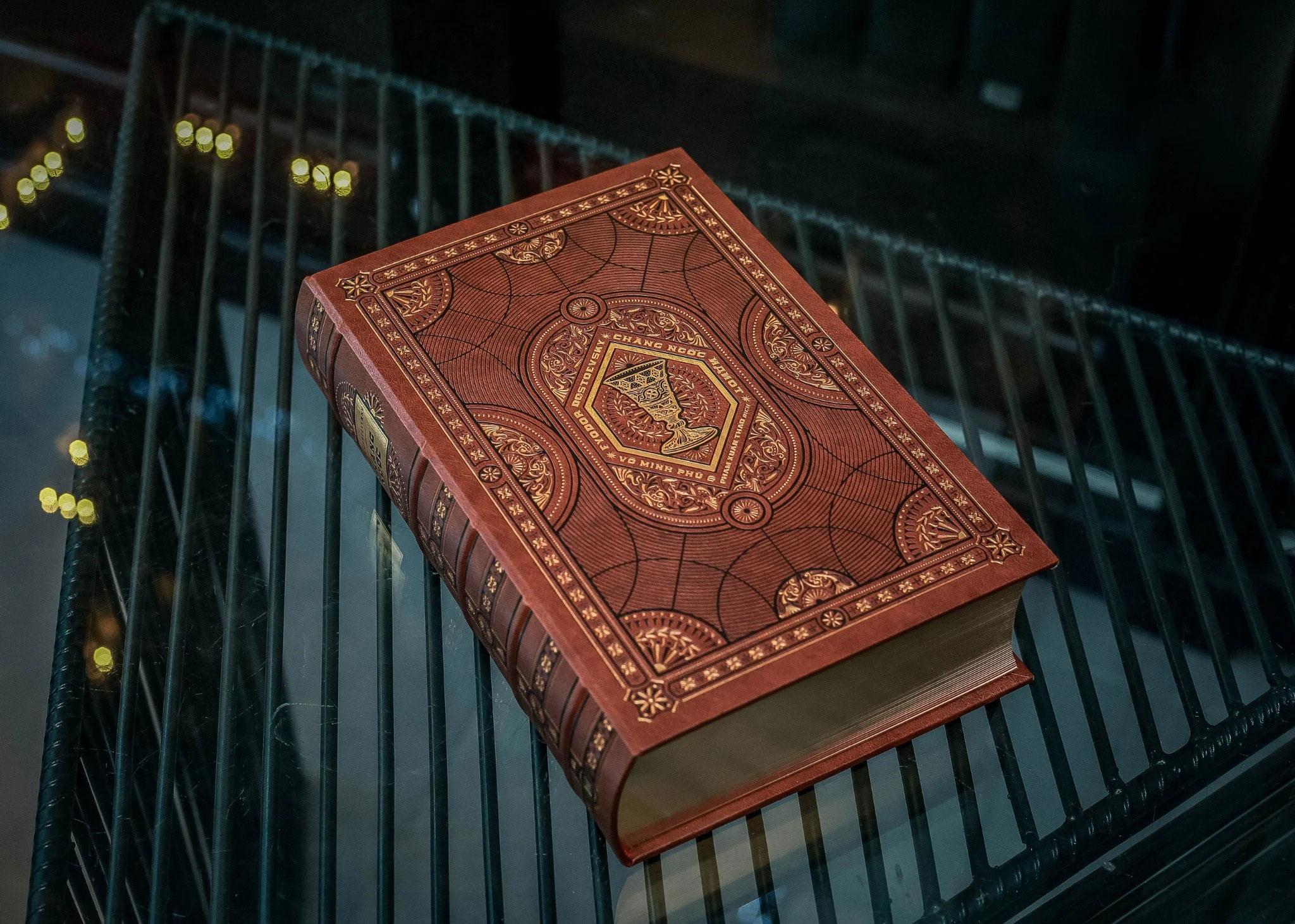 Chàng Ngốc - Ấn Bản Giới Hạn - Bìa Giấy Vân Da