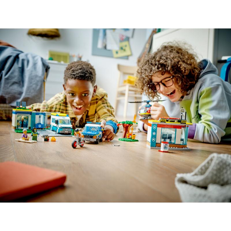 Đồ Chơi Lắp Ráp LEGO City Trụ Sở Cứu Hộ Khẩn Cấp 60371