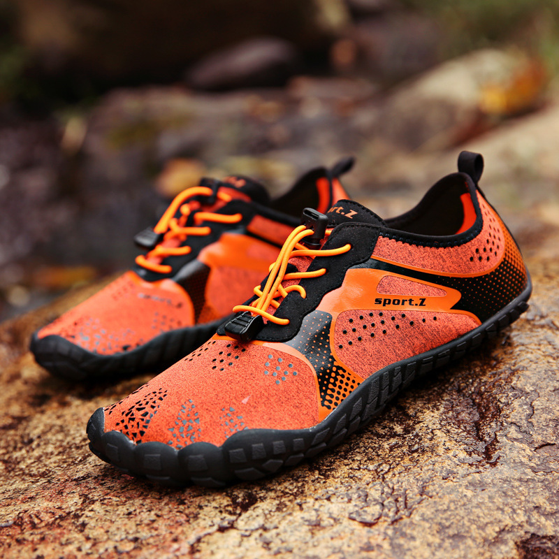 New couple water shoes swimming shoes outdoor sports shoes upstream shoes men and women leisure surfing shoes