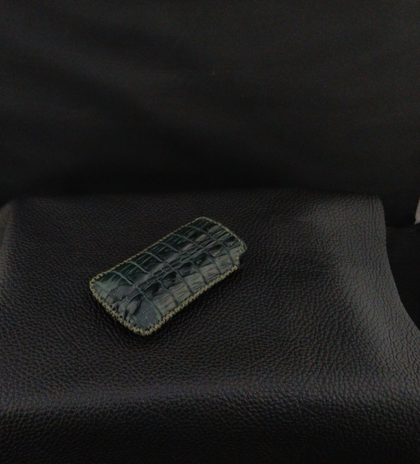 Bao Da Rút Nokia 8800 Da Cá Sấu Thật - hàng nhập khẩu