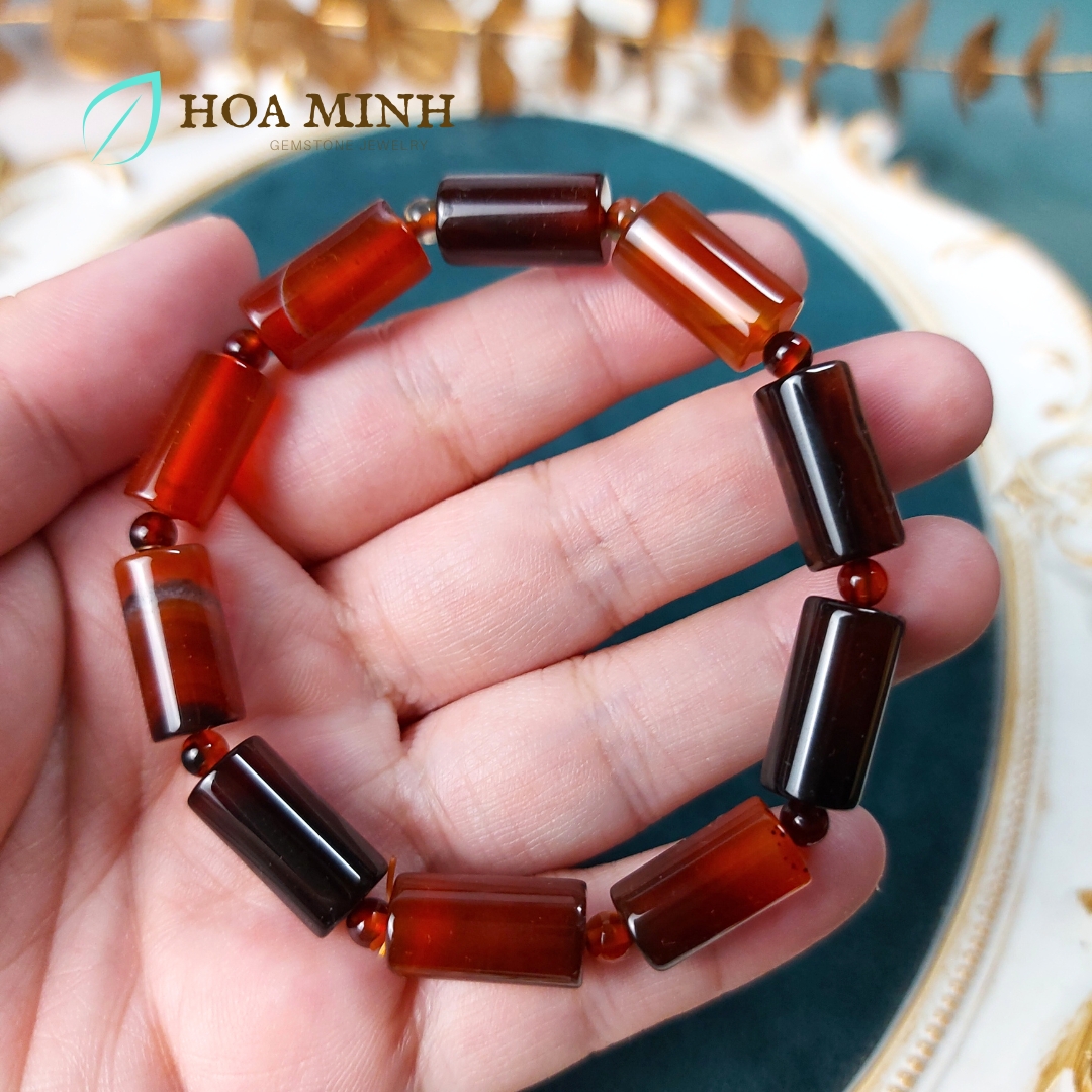 Vòng tay phong thủy đá Mã Não ảo mộng (dreamy agate) kiểu lu thống dài size 8.3 x 16mm dài xen kẽ viên tròn, phong cách độc đáo thời trang