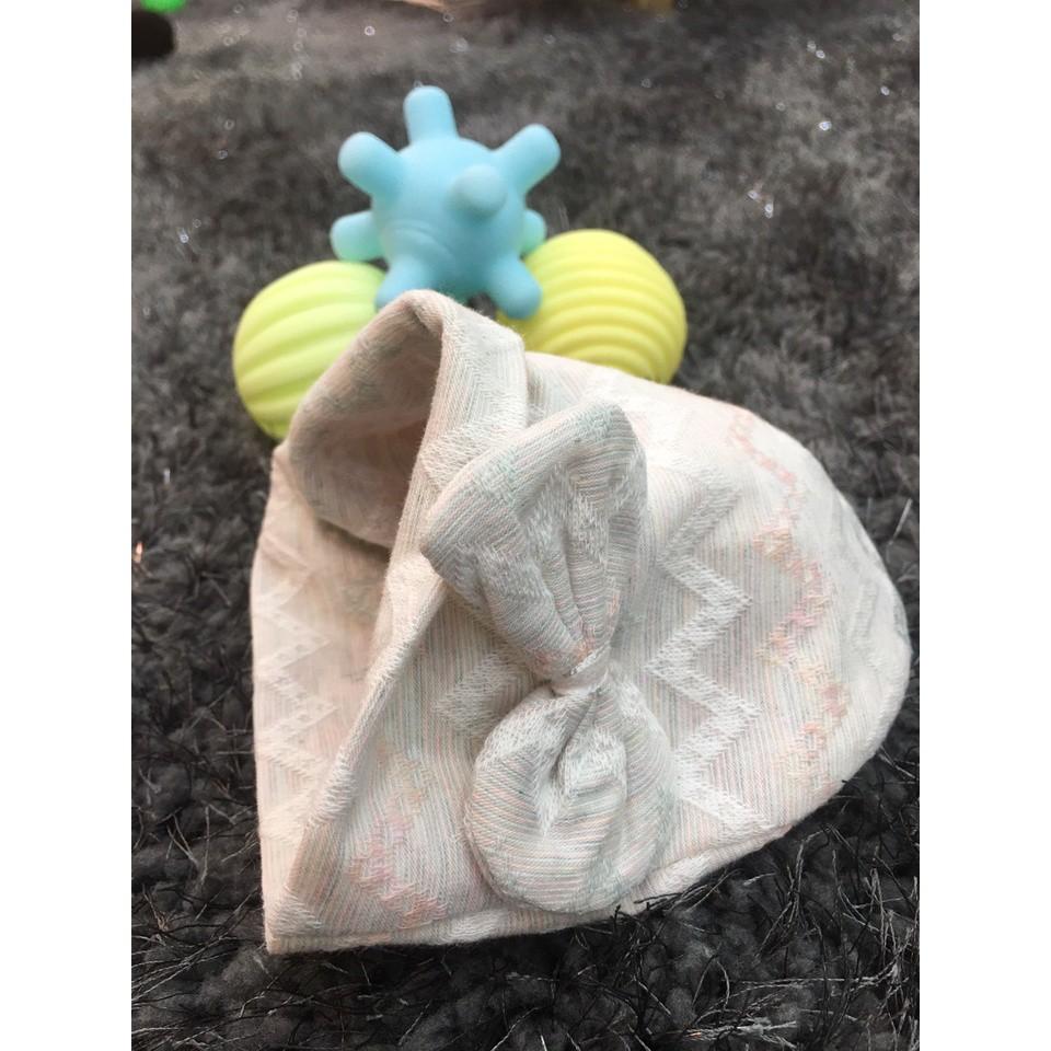 Nón sơ sinh đan bông 2 lớp kiểu cái nơ cho bé từ 0-6 tháng , chất liệu cotton 100% , thương hiệu Aiueo Nhật Bản