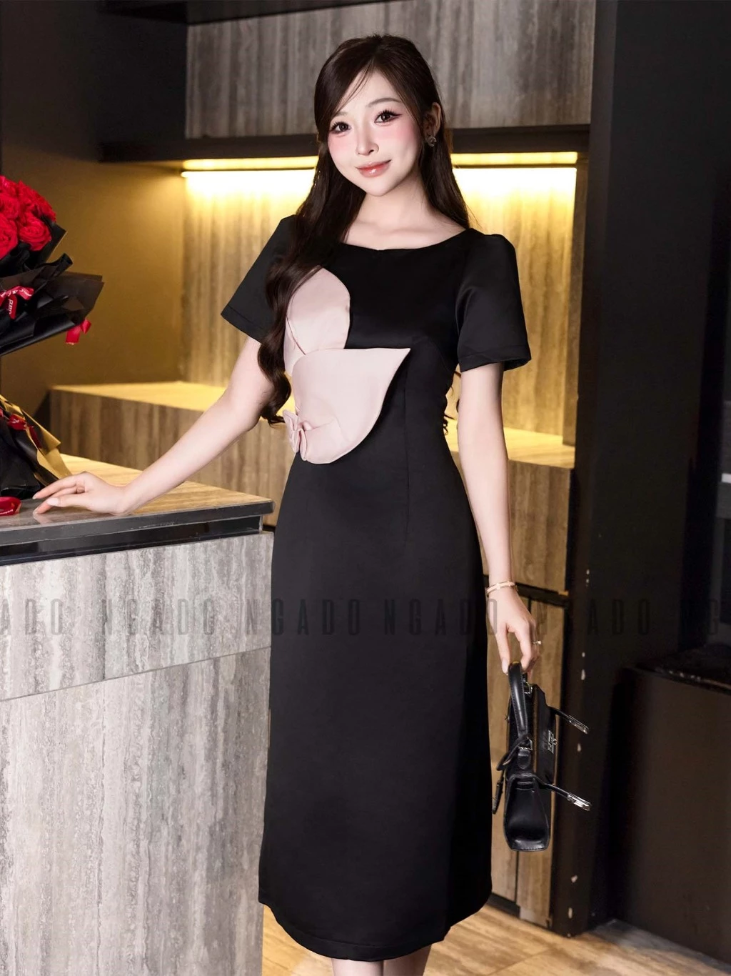 Đầm đen cổ thuyền phối hoa NGADO , đầm dự tiệc , đầm bút chì