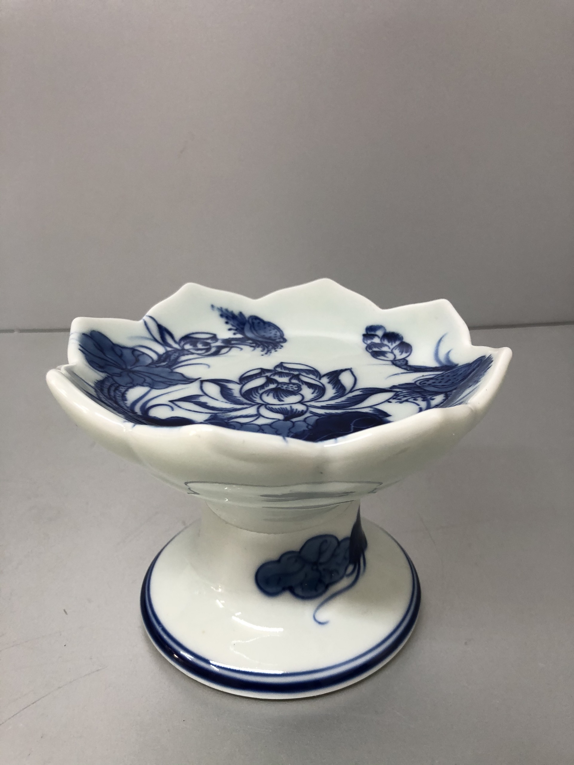 Chân đế nến bằng sứ cỡ to đk 14cm, cao 10 cm