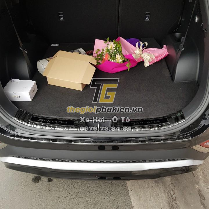 COMBO Nẹp bước chân và ốp chống trầy cốp Hyundai Santafe 2019-2020 vân Carbon