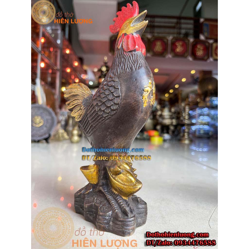 Tượng Linh Vật Gà Trống Chữ Phúc Đứng Thỏi Vàng Màu Nâu Bằng Đồng Thau Nguyên Chất Đẹp