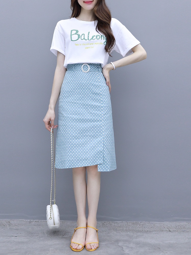 Sét bộ áo váy theo phong cách Hàn Quốc