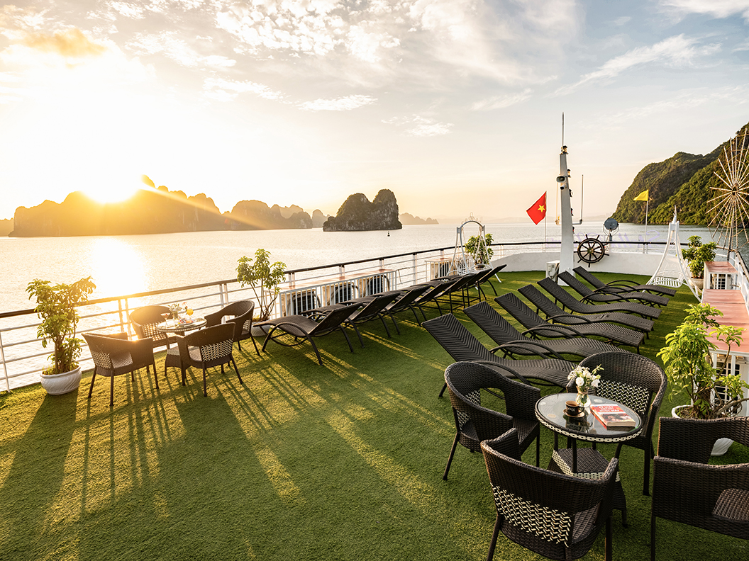 Tour du thuyền Hercules 5 sao thăm vịnh Hạ Long 6 tiếng - Full dịch vụ xe đưa đón - Ăn trưa Buffet - Miễn phí chèo Kayak